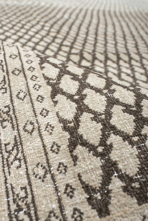 Antique Mir Area Rug (7' x 10')